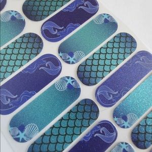 Jamberry nail wraps Sapphire Sea with nail prep !